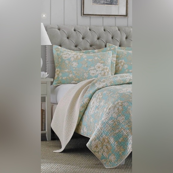 Laura Ashley Brompton Serene Blue and Cream Floral 3 PC Quilt Set - Picture 2 of 5